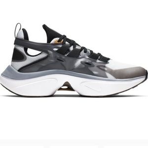 Men’s hardly used NIKE SIGNAL D/MS/X IN BLACK